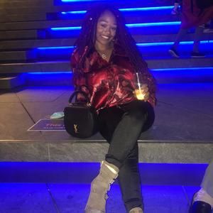 Meet your Posher, Briana